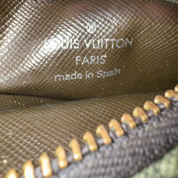 **SOLD** Louis Vuitton mini lin key pouch**SOLD** - Picture 3 of 8